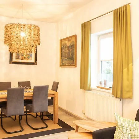 Maxglan Apartment *
