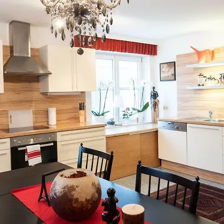 Maxglan Apartment